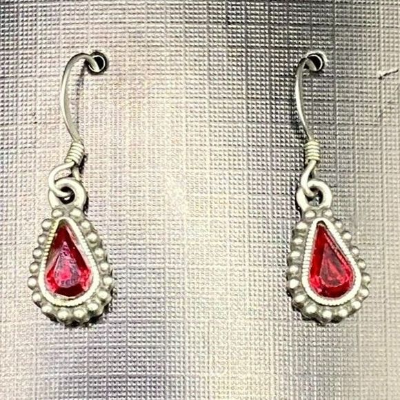 Silver Tone and Red Faceted Glass Earrings VINTAGE - Picture 1 of 5